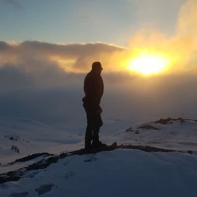 agsgrijbdhjkdjn's profile picture. ne olursan ol gelme ben mevlana
değilim beni germe....!!!!