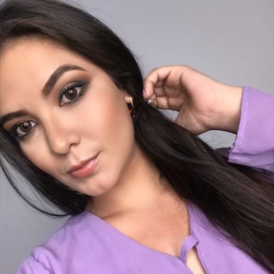 Comunicadora Social / Marketing Digital.
🇨🇴
Amo a los animales.
El Banco 💃 - Bogotá 🏙️
Una risueña soñadora enamorada de la vida. 💜