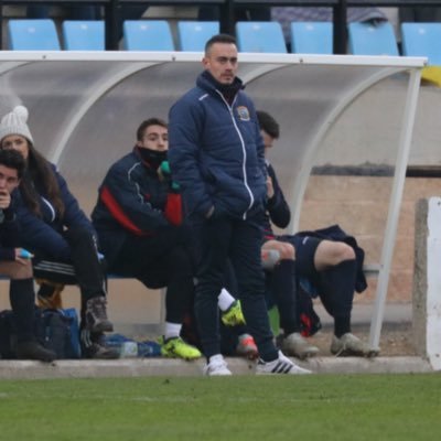 Un privilegiado. Entrenador nacional de fútbol.