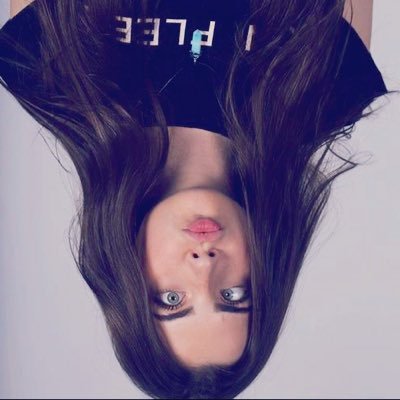 ra_hah_1's profile picture. في إحدى الليالي كبرتُ 1000 عام وشاب قلبي وأبيضت عيناي من الحُزن ليلة وآحدة كفيلة بأن تغير فيك كل شيء وتجعل منك شخص أخر لا يشبهك ولا تعرف من يكون 💔
