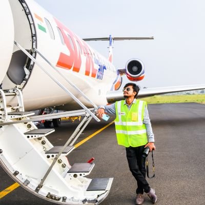 Nation First 🇮🇳
Founder @TeamAvIndia
Golden Touch Holidays | Defense Aviation Photographer | Pune-Bhushan Awardee