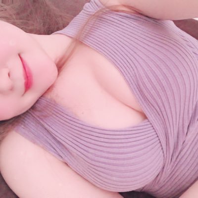 ももなです🍑(23)3/1デビュー。スベスベもちもち白肌❄️最高の癒しの時間になりますように🥰ステキな出会いを心待ちにしています❤︎お気軽にDMください❤︎お酒🍷ご飯🍚好きです🥰