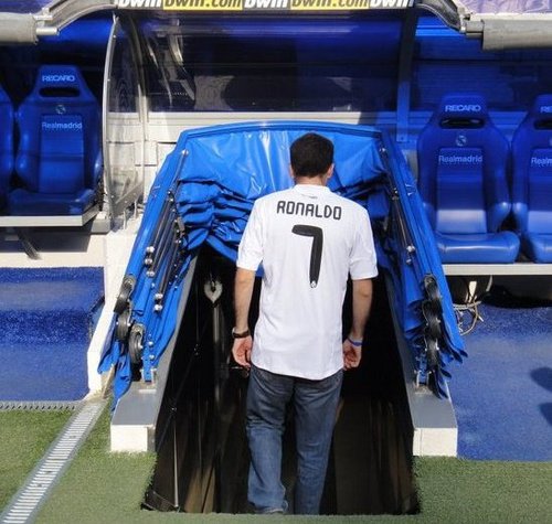 darthgrinch's profile picture. 