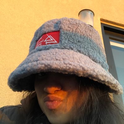 guavdad202's profile picture. chill, u using way too many napkins