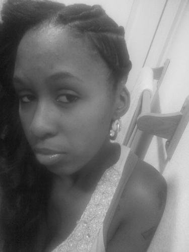 MsNeiNei's profile picture. (Hair stylist & image consultant...)handle my own an dont take alota shit 4rm nobodii..fun to knoe.living for the money dying for the love