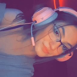 Hi (: I’m a small community streamer. ♡ Check out my twitch! https://t.co/p19SCsrYkv •@TheGamingDjLive’s e-girl 👉🏼👈🏼•