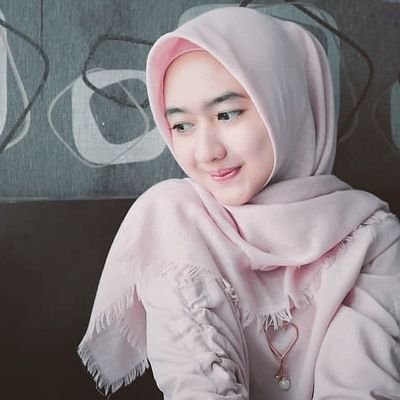 Perempuan berhijab gambar Foto Wanita