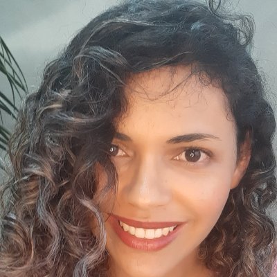 .Minha frase preferida:Quando uma criatura humana desperta para um grande sonho,e sobre ele lança todas as suas forças ,todo o universo conspira ao seu favor.