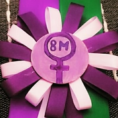 alhevi's profile picture. y que sería la vida sin un poco de humor