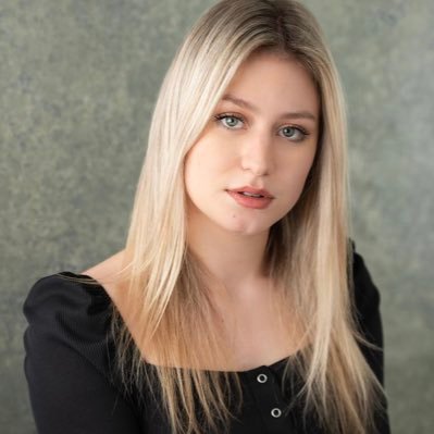 annabeldunnettx's profile picture. 20 | 3rd year at London Studio Centre✨