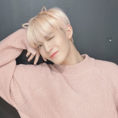 for CIX and wanna one’s bae jinyoung !! every hour with bae jinyoung !