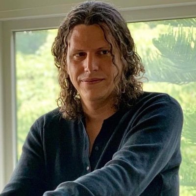 Oscar/Grammy engineer/producer, tech fiend, professor, Head of Strategy at LANDR. Never use Twitter—but trying.