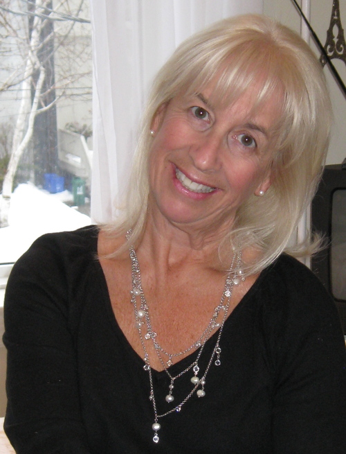 Mother, Artist, Designer,  who loves to walk my dog, kiss my cat, snowshoe, ski, workout, dance, sing, drive my daughter everywhere