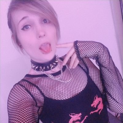 She/Her • 18+ • Trans • Pan • Camgirl