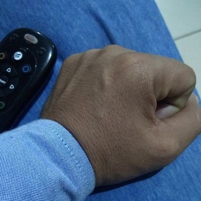 No pude entrar a la otra cuenta, por ayudar me bloquearon.