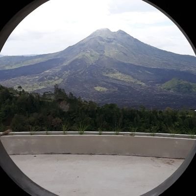 shatten5643's profile picture. 소리의 뼈는 침묵 

변방에 살면서 암자를 찾아다니며
우붓에서 살려고 준비중