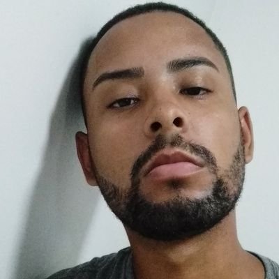 Formado em Análise e desenvolvimento de sistemas pela Unisepe |
Iniciante em Javascript, futuramente full stack.