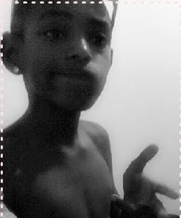 - Um dia eu terei minha familia uma bela casa e um carro do ano ... ♪
http://t.co/oi42GsxJ2F