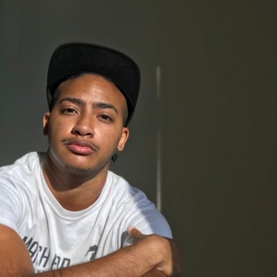 PhD candidate— @WGSSUMD. @AmherstCollege alum. Studying Black trans kinship. Oaklander. They/he.