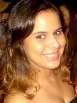 Brasileira, Nordestina, Baiana pra ser mais exata! Estudante de Direito Da UESB, Torcedora do Santos FC, Amante de música e filmes! PESSOA FELIZ!  ;)