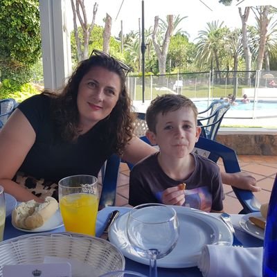 GardeningTA's profile picture. Mum of 2 and TA in a small rural school.