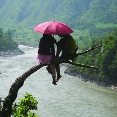 बायो लेख्न लायक केहि छैन। यता उता बरालिँदै आफ्नो उमेर र समय बर्वाद पार्दैछु। म आफै महाज्ञानि छु त्यसैले मलाई ज्ञान बाँड्ने काम कसैले नगर्नुहोला। #Music #Travel