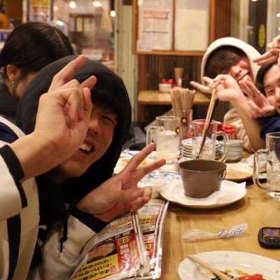 4azdv8's profile picture. 