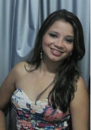 Sou abraços, sorrisos, ânimo, bom humor, sarcasmo, preguiça e [agora] sono.