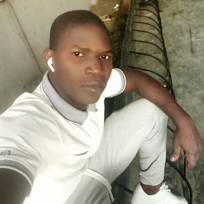 LRoi14330477's profile picture. On vie qu'une fois