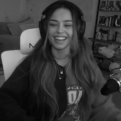 hugs4cvrpse's profile picture. ALT FOR @hugs4corpse !! GOT DELETED AFTER DEACTIVATION :(