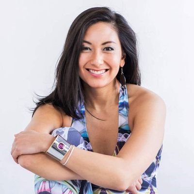 Opera Singer turned Wellness-Tech Entrepreneur, Growth Strategist & Community Builder.  CMO @useappd | AD @WITI | EAM @Arbonne 🧘🏽‍♀️Yoga 🥎Softball 🤿Scuba