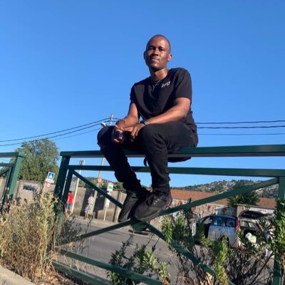 __thomasah's profile picture. Rien😌😌