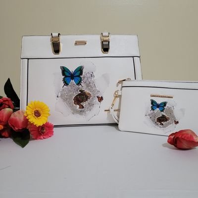 Hey I make beautiful leather bags..with sand.. rocks and Materials from Nature..