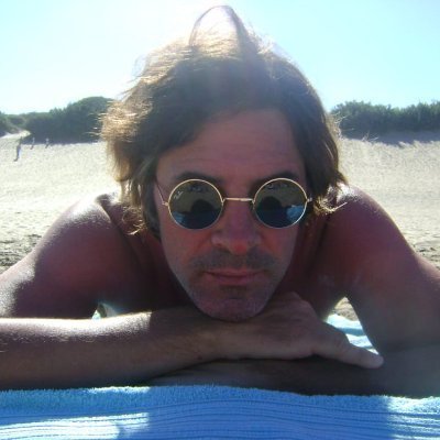 Padre. Argentino. Deportista. Lic.Economia. Asesor. Republicano. Ajedrecista. Músico de Garage. Amo los perros. Bitcoinero. Ex mantenedor de Vagos sudamericanos