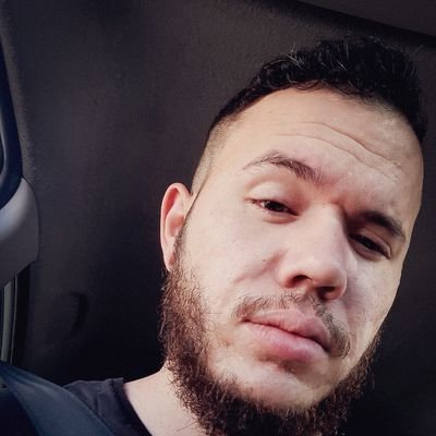 Quanto mais nos elevamos, menores parecemos aos olhos daqueles que não sabem voar.