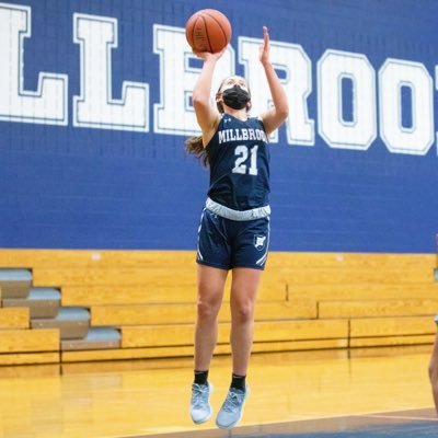 SofiaFeigelson's profile picture. Washington and Lee ‘26 🏀