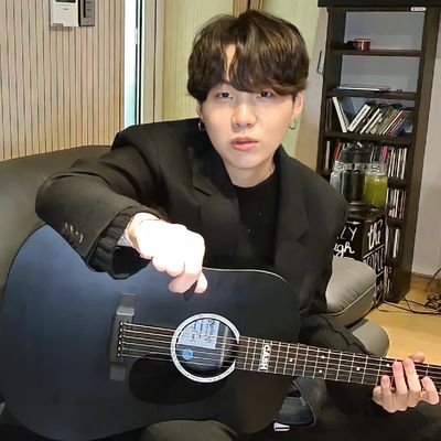 jmvdabe's profile picture. (no importa quien eres, de donde eres encuentra tu nombre y encuentra tu voz hablando por ti mismo)

 ----*Kim Namjoon

💜I PURPLE YOU💜 Only army