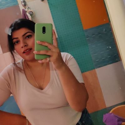 architaathakur's profile picture. 