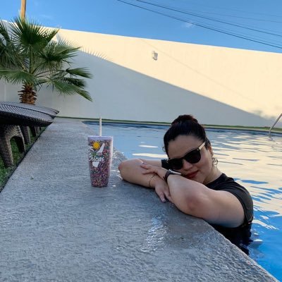 meely_mel's profile picture. 