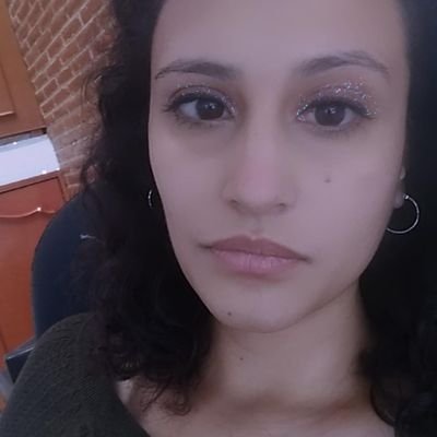 Dany_Cesin's profile picture. Soy todo lo que tu grupo juvenil católico te dijo que evitaras. ✨