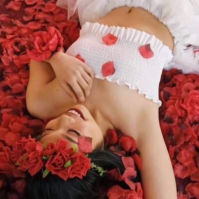 iamfioribhel's profile picture. estroversamente introversa || lazy perfectionist || personal diary with a bit of fangirlin’ || MAHALIMA - A’IT 🚢🐥💙