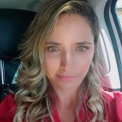 Mariada32951277's profile picture. 