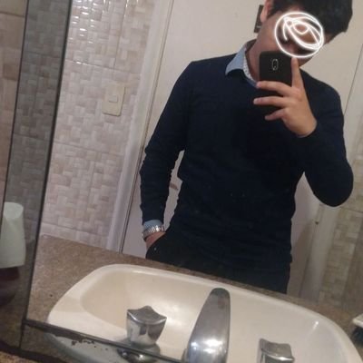 hombre solo, discreto, limpio y respetuoso. disponible para parejas o mujeres Sola. bolt sex