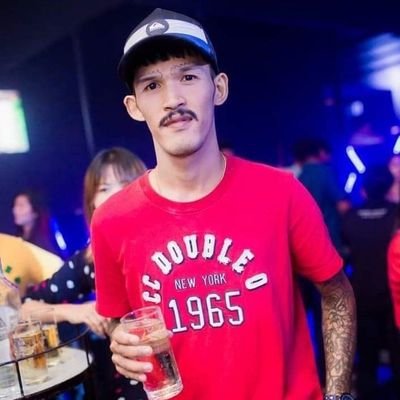 p100_r's profile picture. คู่รักเยสมัน