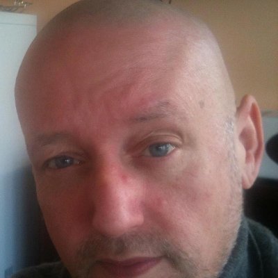 Irish Bottom: I live in Wood Green, north London. I am in an open marriage and looking for good tops for fun.