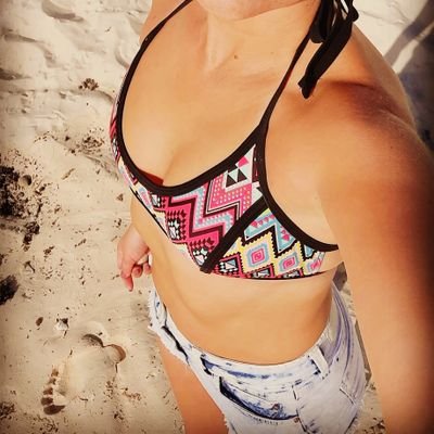 Nina_Yazz's profile picture. Corazón Multicolor ❤💙💚💛💜