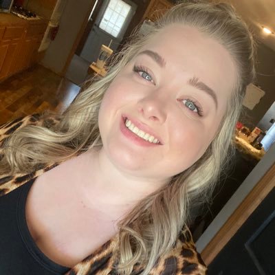 27 years old. I have a love affair with Netflix. Harry Potter fanatic.