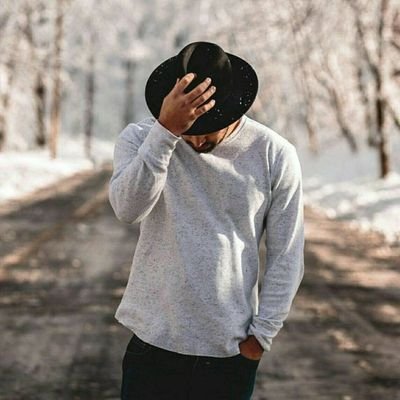 رو درختای دراز ولگرد بارونم بیاد یه کاج تشنه ام