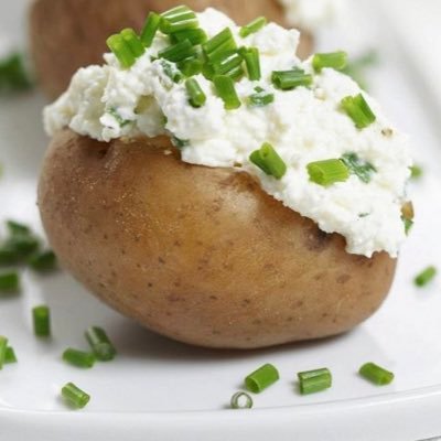 Poznańska 🥔, kibic Mi9trza Polski, zimą skoki, szczerość i tylko szczerość.