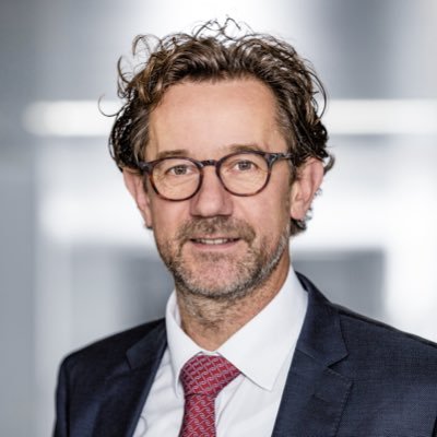 Chief Operating Officer and Associated Managing Director; Professor of Pathology; Professional Coach; Yoga Teacher; Podcaster.
Tweets are private opinion.